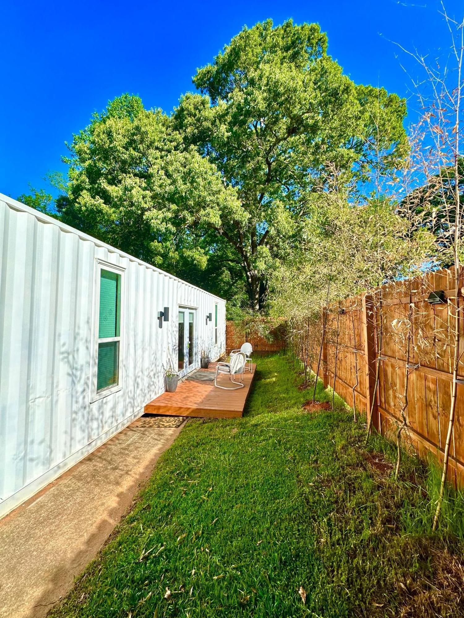 Nomehaus Shipping Container Studio Residential Neighborhood Athens Exterior foto